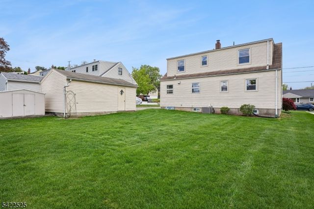 12 Holly St, Clifton City, NJ 07013