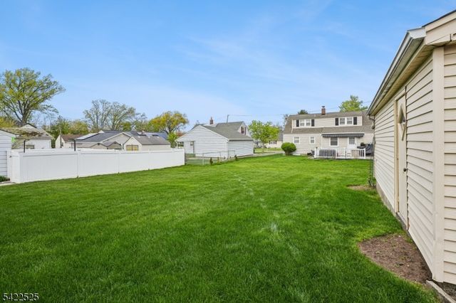 12 Holly St, Clifton City, NJ 07013