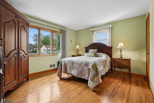 12 Holly St, Clifton City, NJ 07013