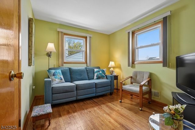 12 Holly St, Clifton City, NJ 07013