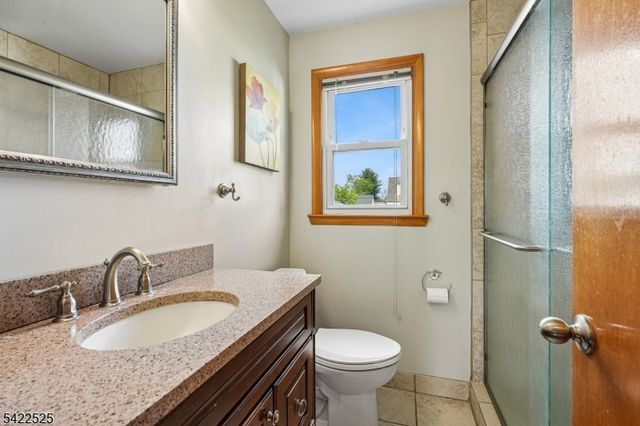 12 Holly St, Clifton City, NJ 07013