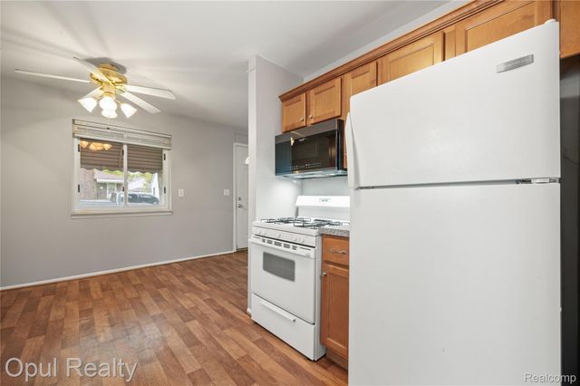 4845 Dudley Street, Dearborn Heights, MI 48125