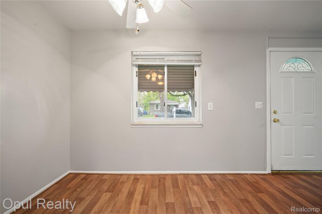 4845 Dudley Street, Dearborn Heights, MI 48125