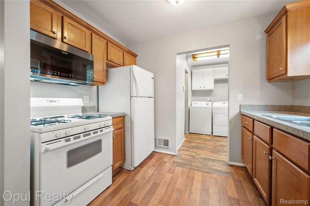 4845 Dudley Street, Dearborn Heights, MI 48125