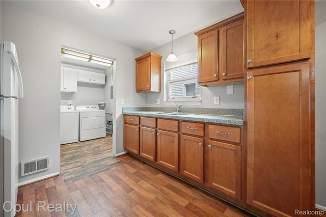 4845 Dudley Street, Dearborn Heights, MI 48125