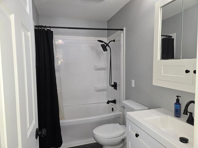 106 Center Avenue W, Deer Creek, MN 56527