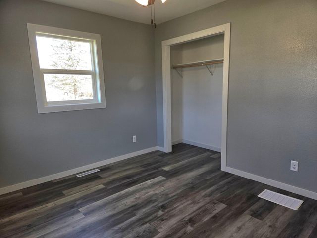 106 Center Avenue W, Deer Creek, MN 56527