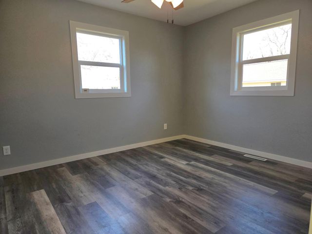 106 Center Avenue W, Deer Creek, MN 56527