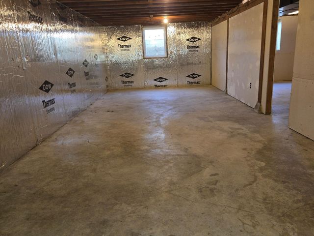 106 Center Avenue W, Deer Creek, MN 56527