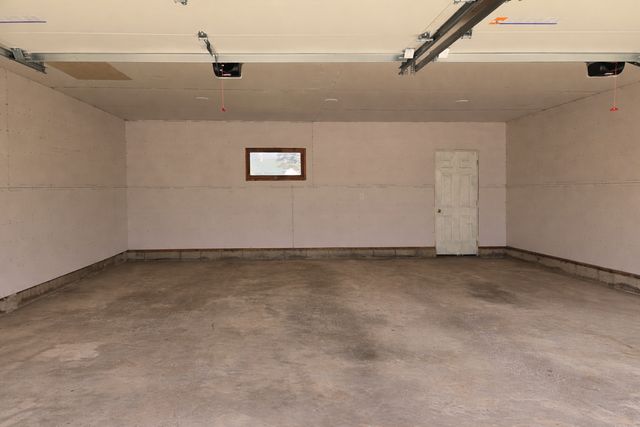 106 Center Avenue W, Deer Creek, MN 56527