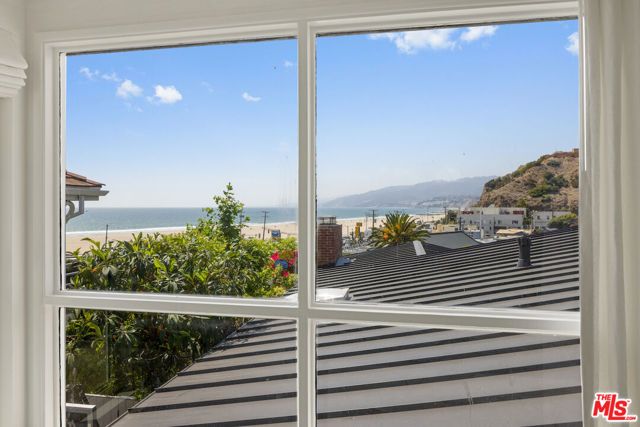 117 Ocean Way, Santa Monica, CA 90402