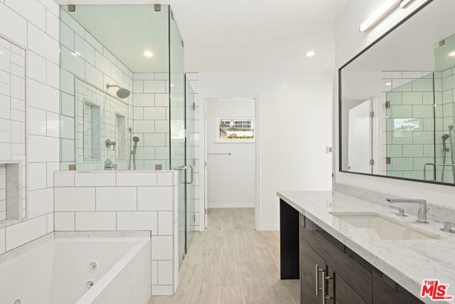 117 Ocean Way, Santa Monica, CA 90402