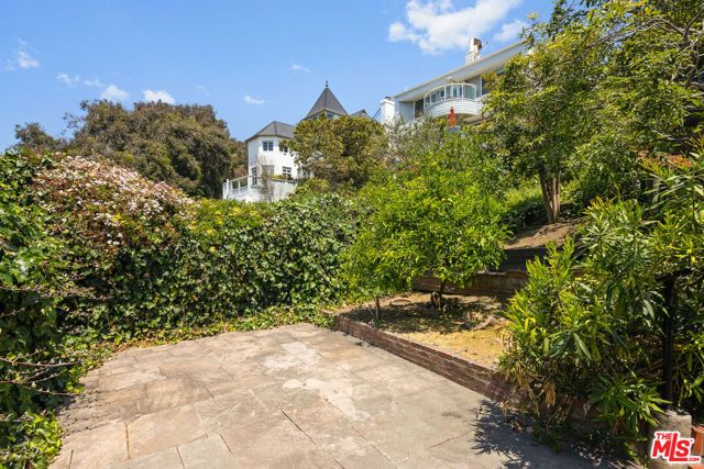 117 Ocean Way, Santa Monica, CA 90402