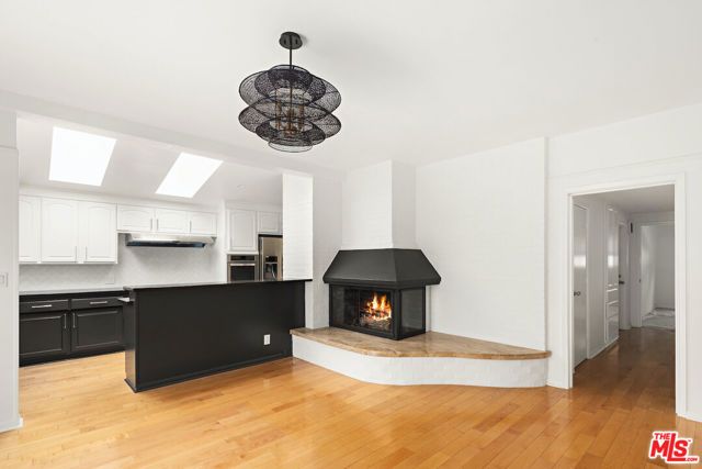 117 Ocean Way, Santa Monica, CA 90402