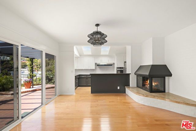 117 Ocean Way, Santa Monica, CA 90402