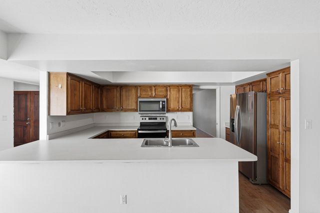 9009 Hilton Avenue NE, Albuquerque, NM 87111