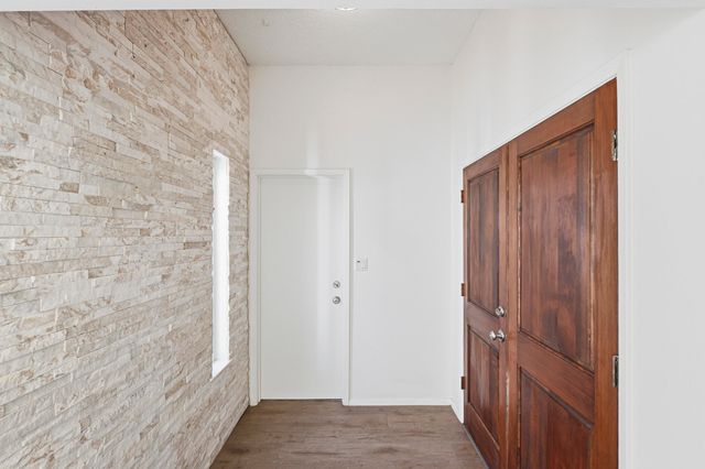 9009 Hilton Avenue NE, Albuquerque, NM 87111