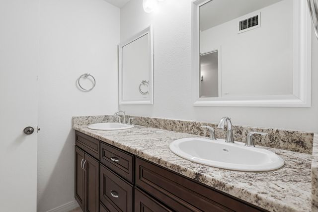 9009 Hilton Avenue NE, Albuquerque, NM 87111