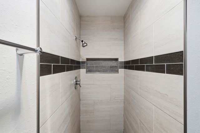 9009 Hilton Avenue NE, Albuquerque, NM 87111