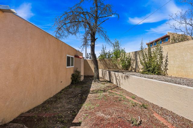 9009 Hilton Avenue NE, Albuquerque, NM 87111