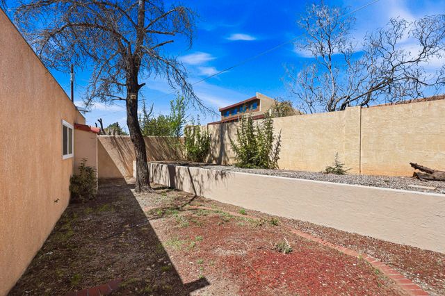 9009 Hilton Avenue NE, Albuquerque, NM 87111