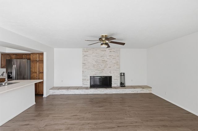 9009 Hilton Avenue NE, Albuquerque, NM 87111