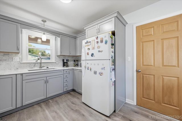 410 Harmony Drive, North Aurora, IL 60542