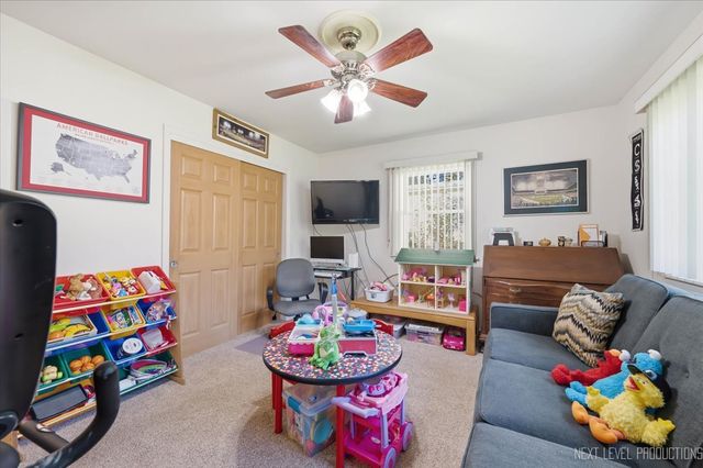 410 Harmony Drive, North Aurora, IL 60542