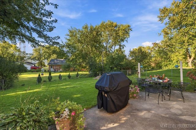 410 Harmony Drive, North Aurora, IL 60542