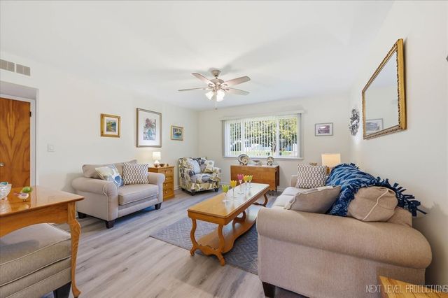 410 Harmony Drive, North Aurora, IL 60542