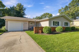 410 Harmony Drive, North Aurora, IL 60542