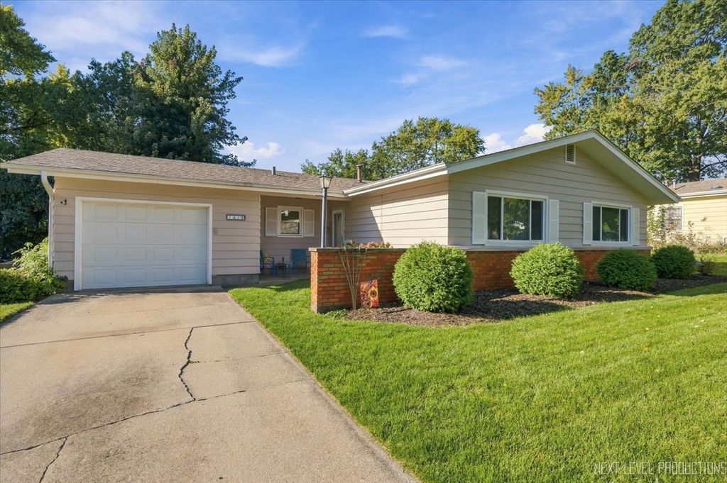 410 Harmony Drive, North Aurora, IL 60542