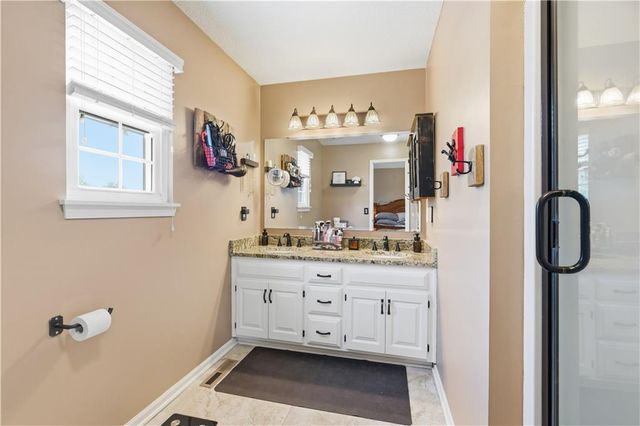 21324 W 51st Court, Shawnee, KS 66226