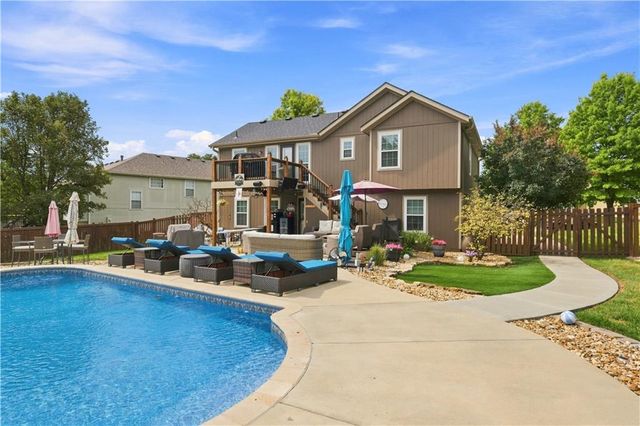 21324 W 51st Court, Shawnee, KS 66226