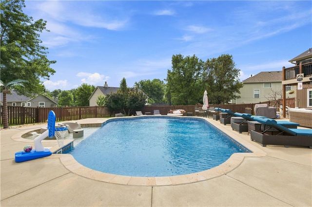 21324 W 51st Court, Shawnee, KS 66226