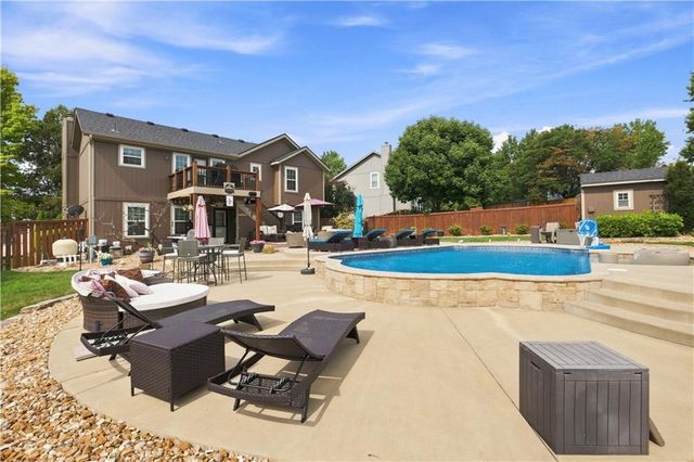 21324 W 51st Court, Shawnee, KS 66226
