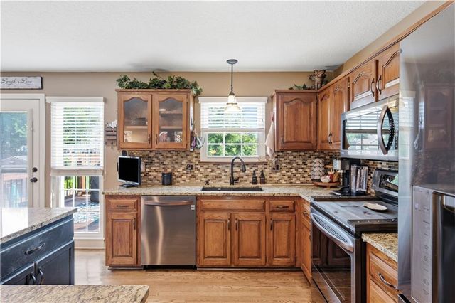 21324 W 51st Court, Shawnee, KS 66226