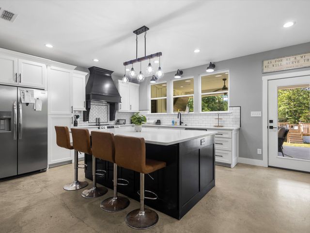 1562 Willow Oak Rd, Gladewater, TX 75647