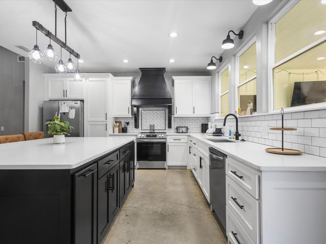 1562 Willow Oak Rd, Gladewater, TX 75647