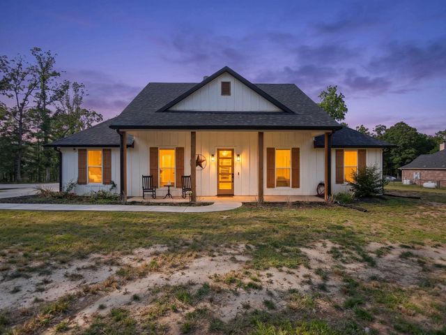 1562 Willow Oak Rd, Gladewater, TX 75647