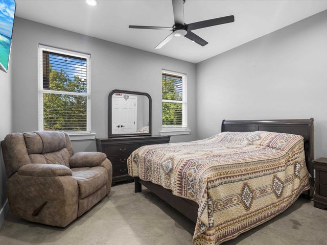 1562 Willow Oak Rd, Gladewater, TX 75647