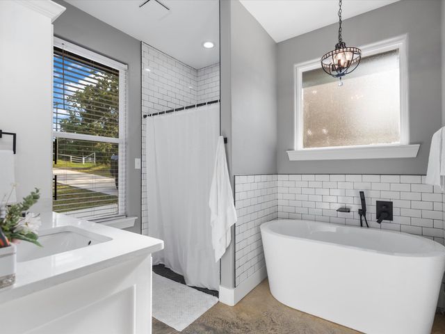 1562 Willow Oak Rd, Gladewater, TX 75647