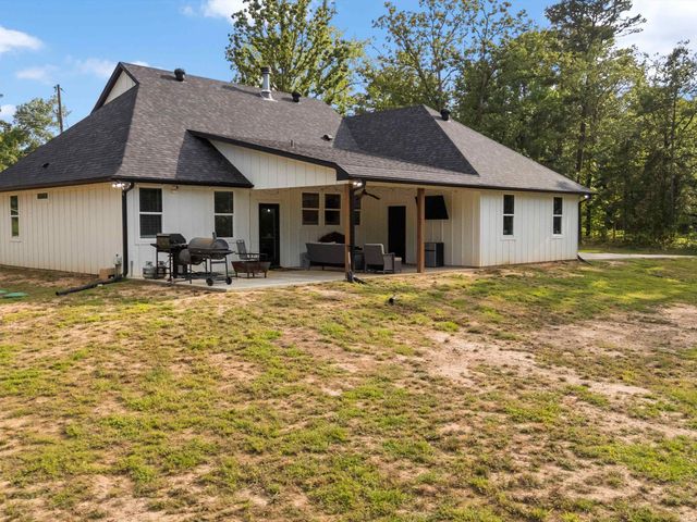 1562 Willow Oak Rd, Gladewater, TX 75647