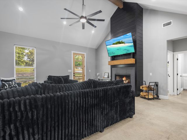 1562 Willow Oak Rd, Gladewater, TX 75647
