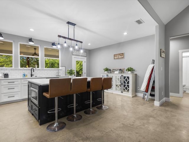 1562 Willow Oak Rd, Gladewater, TX 75647