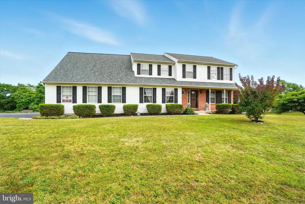 2455 BRANDYWINE LN, York, PA 17404