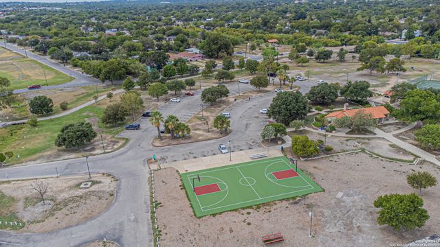 1703 Texas Ave, San Antonio, TX 78201