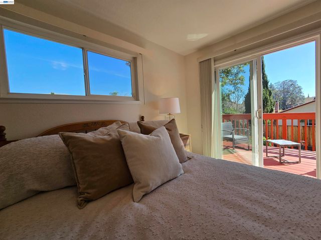 161 Hackamore Ln, Fremont, CA 94539