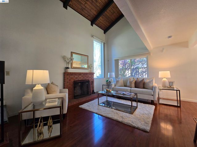 161 Hackamore Ln, Fremont, CA 94539