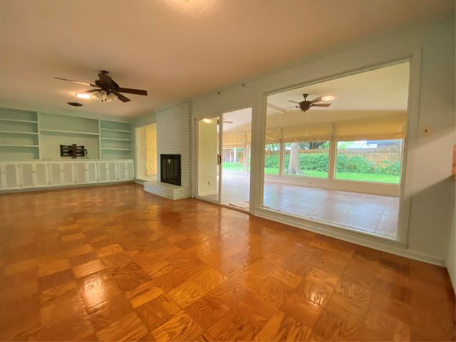 301 Levin Lane, Shreveport, LA 71105